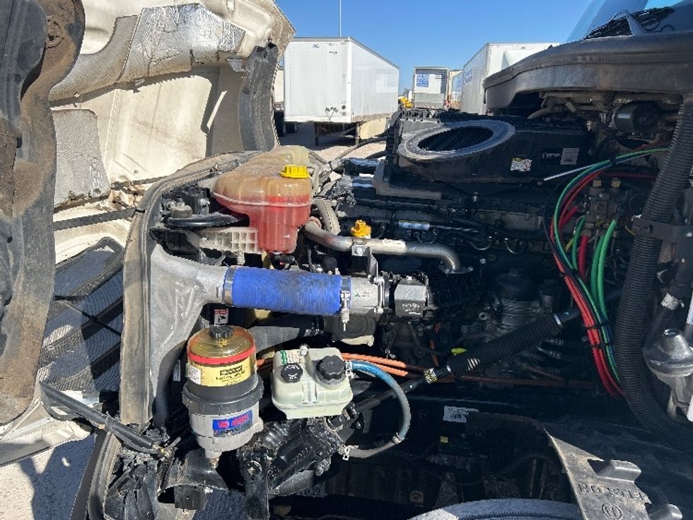 Sleeper Tractor-Heavy Duty Tractors-Freightliner-2020-T12664ST-Amarillo-TX-635,713\n\t\tmiles-$ 50,500 - Image 21