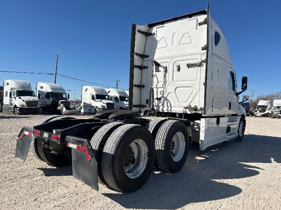 Sleeper Tractor-Heavy Duty Tractors-Freightliner-2020-T12664ST-Amarillo-TX-635,713\n\t\tmiles-$ 50,500 - Image 7