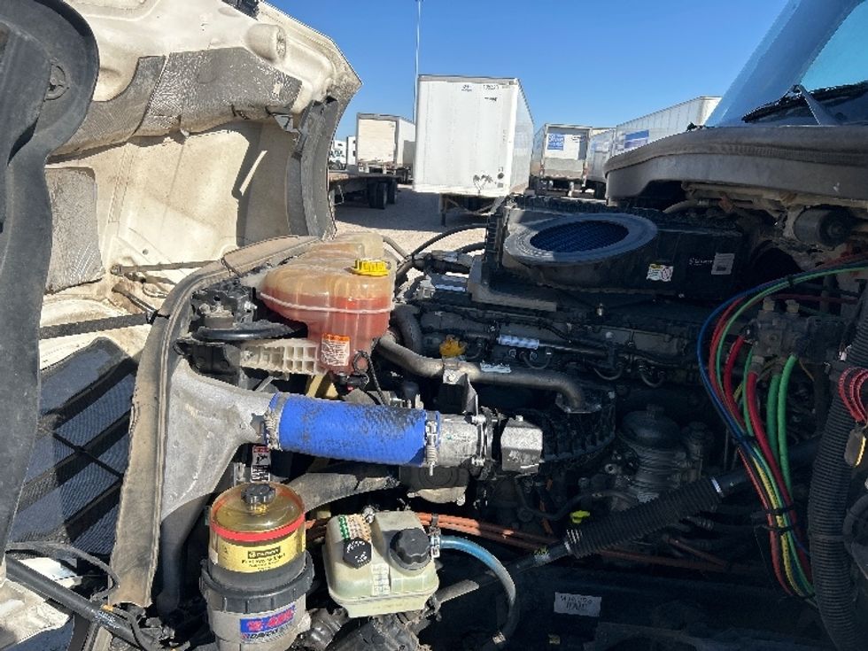 Sleeper Tractor-Heavy Duty Tractors-Freightliner-2020-T12664ST-Amarillo-TX-650,742\n\t\tmiles-$ 49,250 - Image 21