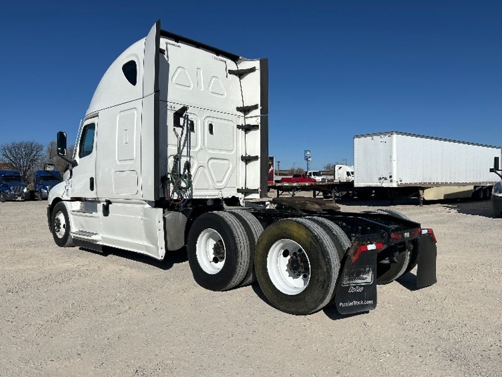 Sleeper Tractor-Heavy Duty Tractors-Freightliner-2020-T12664ST-Amarillo-TX-650,742\n\t\tmiles-$ 49,250 - Image 5