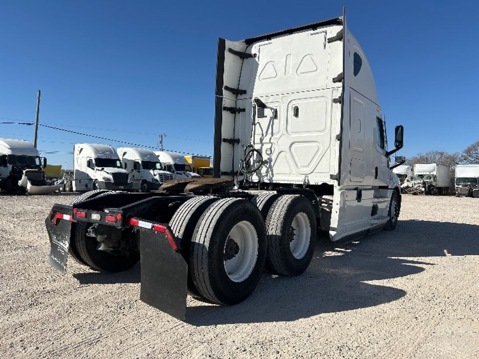 Sleeper Tractor-Heavy Duty Tractors-Freightliner-2020-T12664ST-Amarillo-TX-650,742\n\t\tmiles-$ 49,250 - Image 7