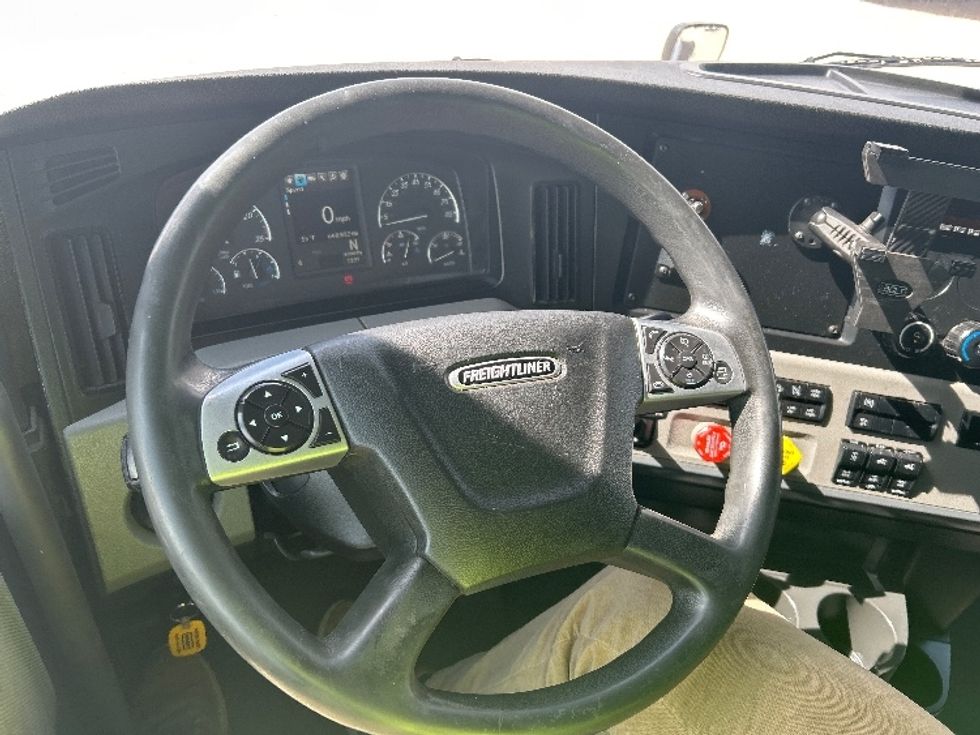 Sleeper Tractor-Heavy Duty Tractors-Freightliner-2020-T12664ST-Amarillo-TX-660,822\n\t\tmiles-$ 48,500 - Image 10