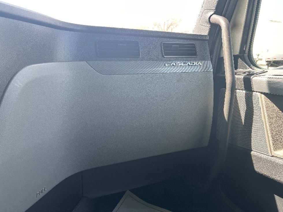 Sleeper Tractor-Heavy Duty Tractors-Freightliner-2020-T12664ST-Amarillo-TX-660,822\n\t\tmiles-$ 48,500 - Image 14