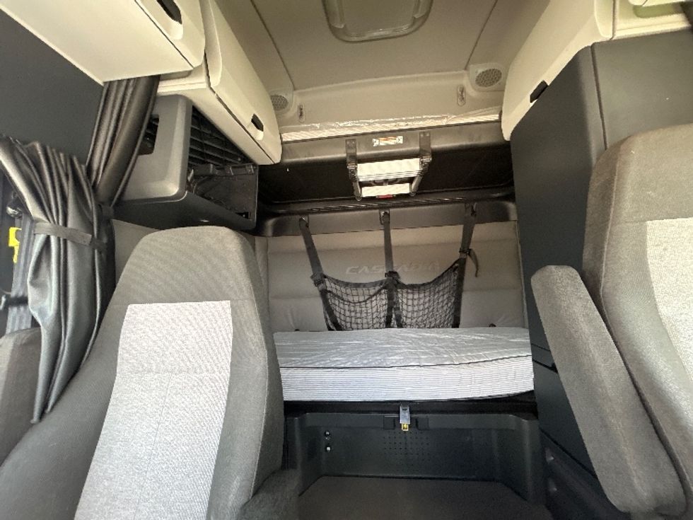 Sleeper Tractor-Heavy Duty Tractors-Freightliner-2020-T12664ST-Amarillo-TX-660,822\n\t\tmiles-$ 48,500 - Image 16