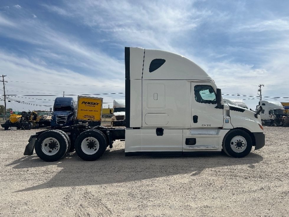 Sleeper Tractor-Heavy Duty Tractors-Freightliner-2020-T12664ST-Amarillo-TX-660,822\n\t\tmiles-$ 48,500 - Image 8