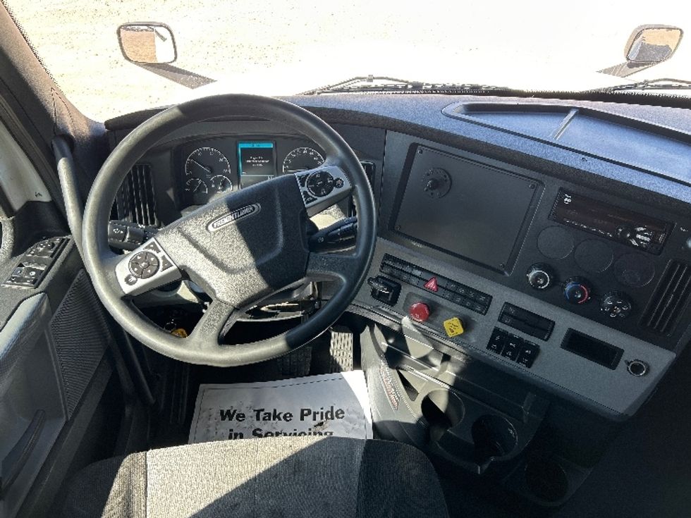 Sleeper Tractor-Heavy Duty Tractors-Freightliner-2020-T12664ST-Amarillo-TX-680,688\n\t\tmiles-$ 46,750 - Image 11