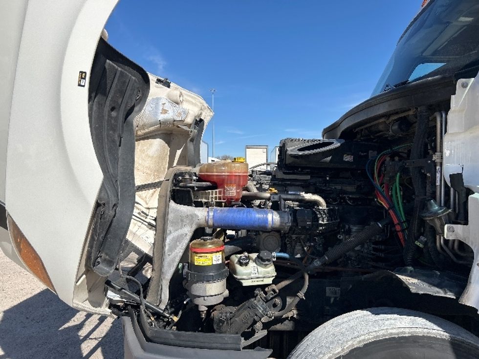 Sleeper Tractor-Heavy Duty Tractors-Freightliner-2020-T12664ST-Amarillo-TX-680,688\n\t\tmiles-$ 46,750 - Image 21