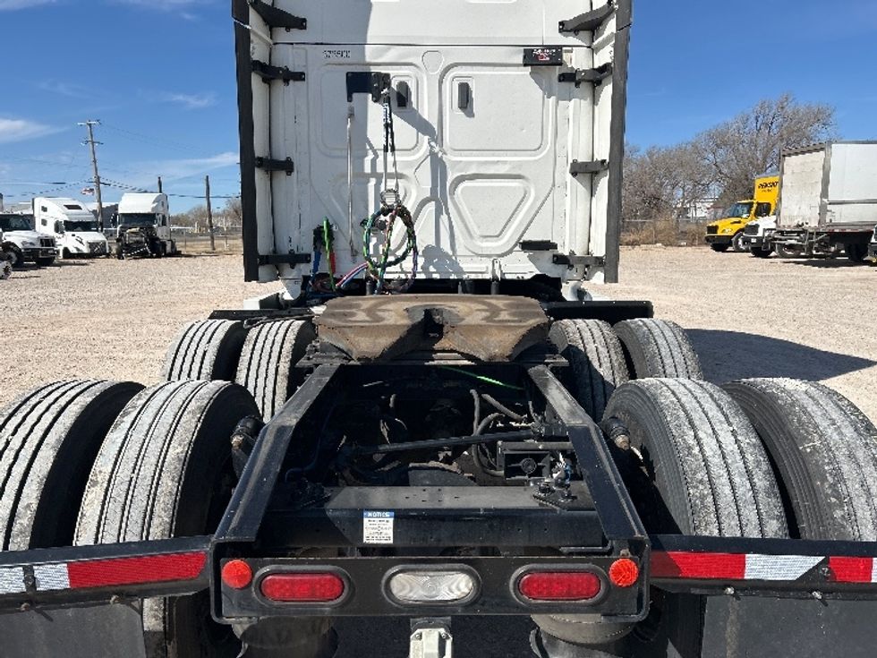 Sleeper Tractor-Heavy Duty Tractors-Freightliner-2020-T12664ST-Amarillo-TX-680,688\n\t\tmiles-$ 46,750 - Image 6