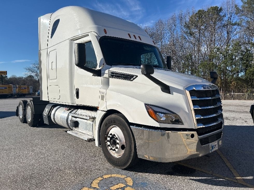 Sleeper Tractor-Heavy Duty Tractors-Freightliner-2020-T12664ST-Anderson-SC-348,519\n\t\tmiles-$ 66,750 - Image 1