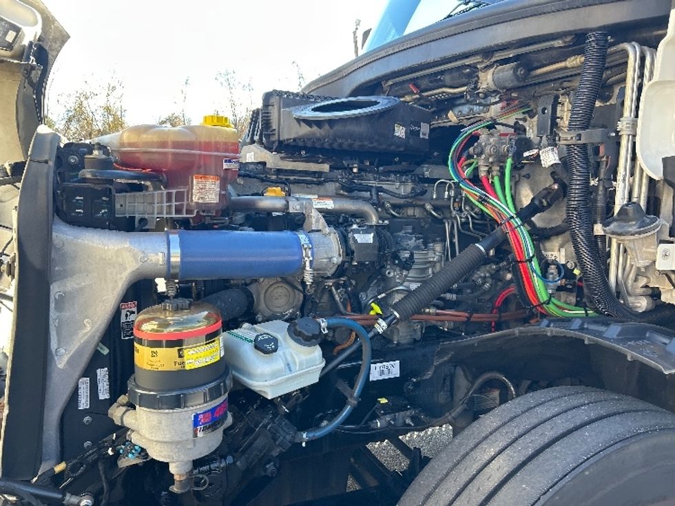 Sleeper Tractor-Heavy Duty Tractors-Freightliner-2020-T12664ST-Anderson-SC-348,519\n\t\tmiles-$ 66,750 - Image 21