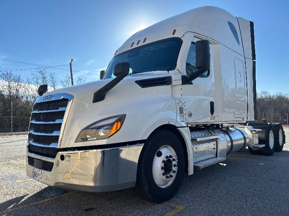 Sleeper Tractor-Heavy Duty Tractors-Freightliner-2020-T12664ST-Anderson-SC-348,519\n\t\tmiles-$ 66,750 - Image 3
