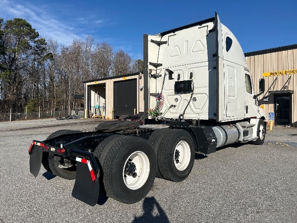 Sleeper Tractor-Heavy Duty Tractors-Freightliner-2020-T12664ST-Anderson-SC-348,519\n\t\tmiles-$ 66,750 - Image 7