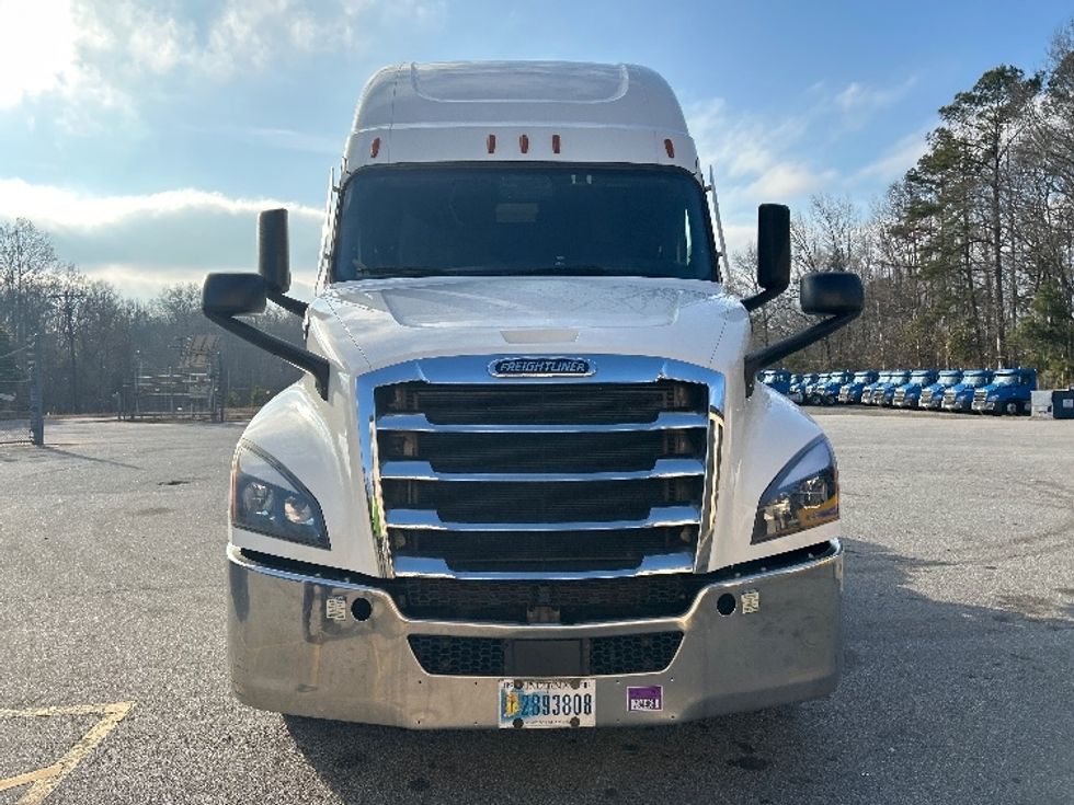 Sleeper Tractor-Heavy Duty Tractors-Freightliner-2020-T12664ST-Anderson-SC-380,489\n\t\tmiles-$ 65,000 - Image 2