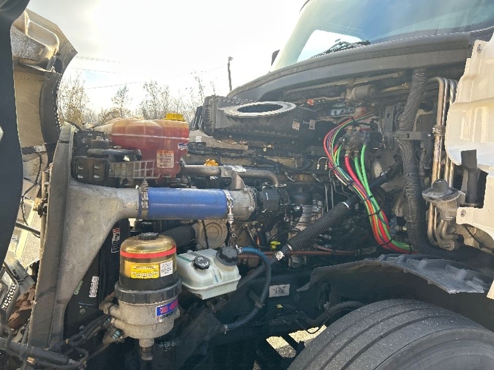 Sleeper Tractor-Heavy Duty Tractors-Freightliner-2020-T12664ST-Anderson-SC-380,489\n\t\tmiles-$ 65,000 - Image 21