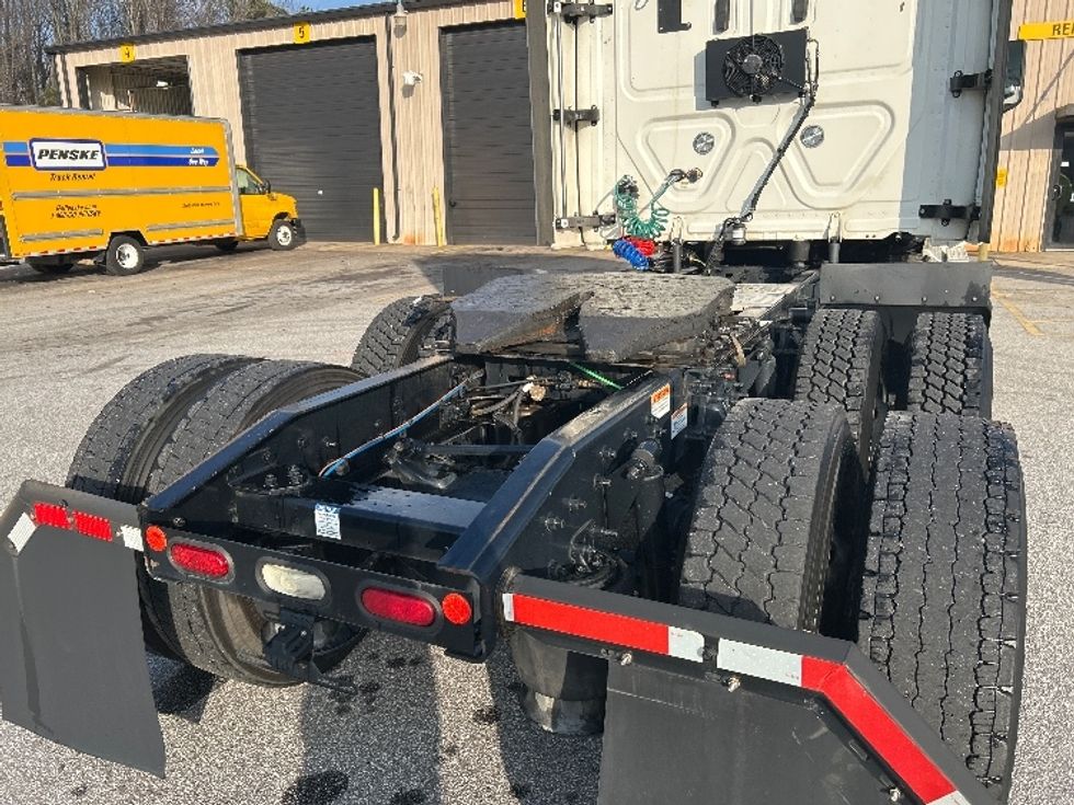 Sleeper Tractor-Heavy Duty Tractors-Freightliner-2020-T12664ST-Anderson-SC-380,489\n\t\tmiles-$ 65,000 - Image 6