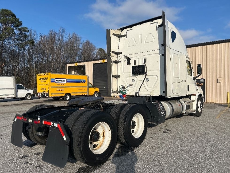 Sleeper Tractor-Heavy Duty Tractors-Freightliner-2020-T12664ST-Anderson-SC-380,489\n\t\tmiles-$ 65,000 - Image 7