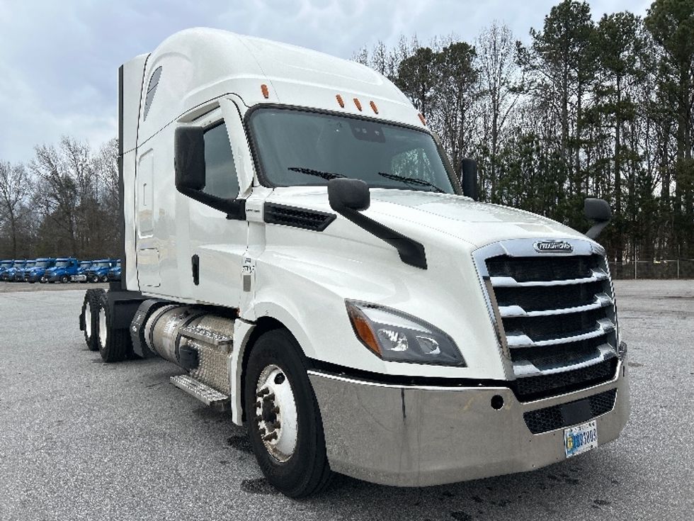 Sleeper Tractor-Heavy Duty Tractors-Freightliner-2020-T12664ST-Anderson-SC-385,714\n\t\tmiles-$ 64,500 - Image 1