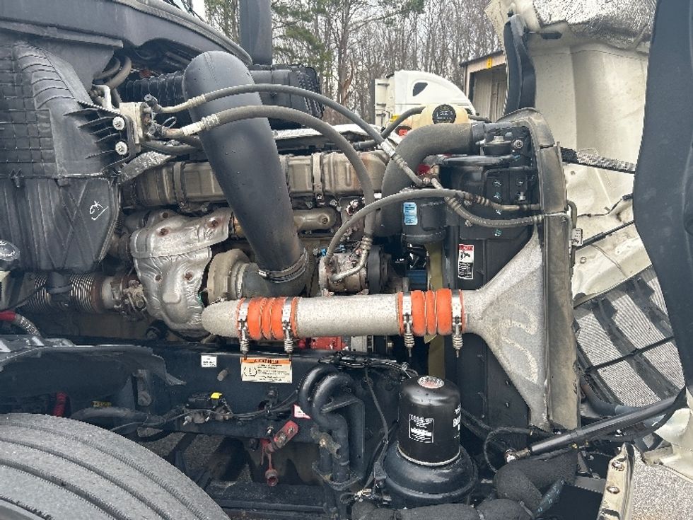 Sleeper Tractor-Heavy Duty Tractors-Freightliner-2020-T12664ST-Anderson-SC-385,714\n\t\tmiles-$ 64,500 - Image 20