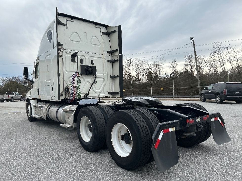 Sleeper Tractor-Heavy Duty Tractors-Freightliner-2020-T12664ST-Anderson-SC-385,714\n\t\tmiles-$ 64,500 - Image 5