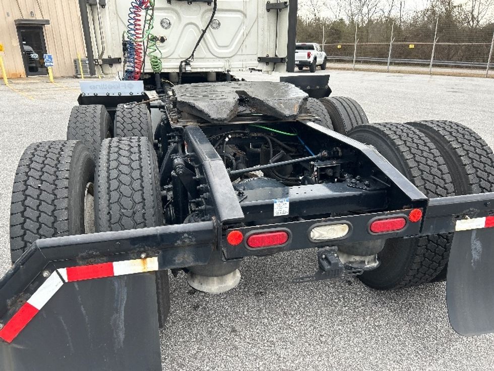 Sleeper Tractor-Heavy Duty Tractors-Freightliner-2020-T12664ST-Anderson-SC-385,714\n\t\tmiles-$ 64,500 - Image 6
