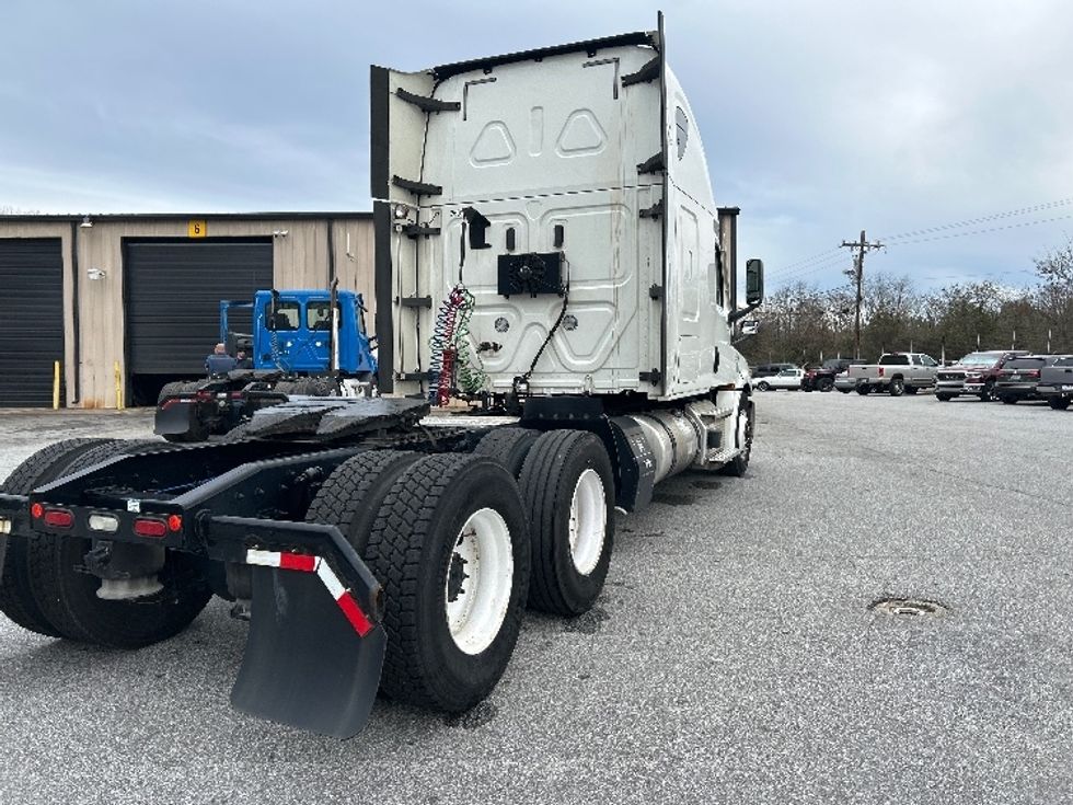 Sleeper Tractor-Heavy Duty Tractors-Freightliner-2020-T12664ST-Anderson-SC-385,714\n\t\tmiles-$ 64,500 - Image 7