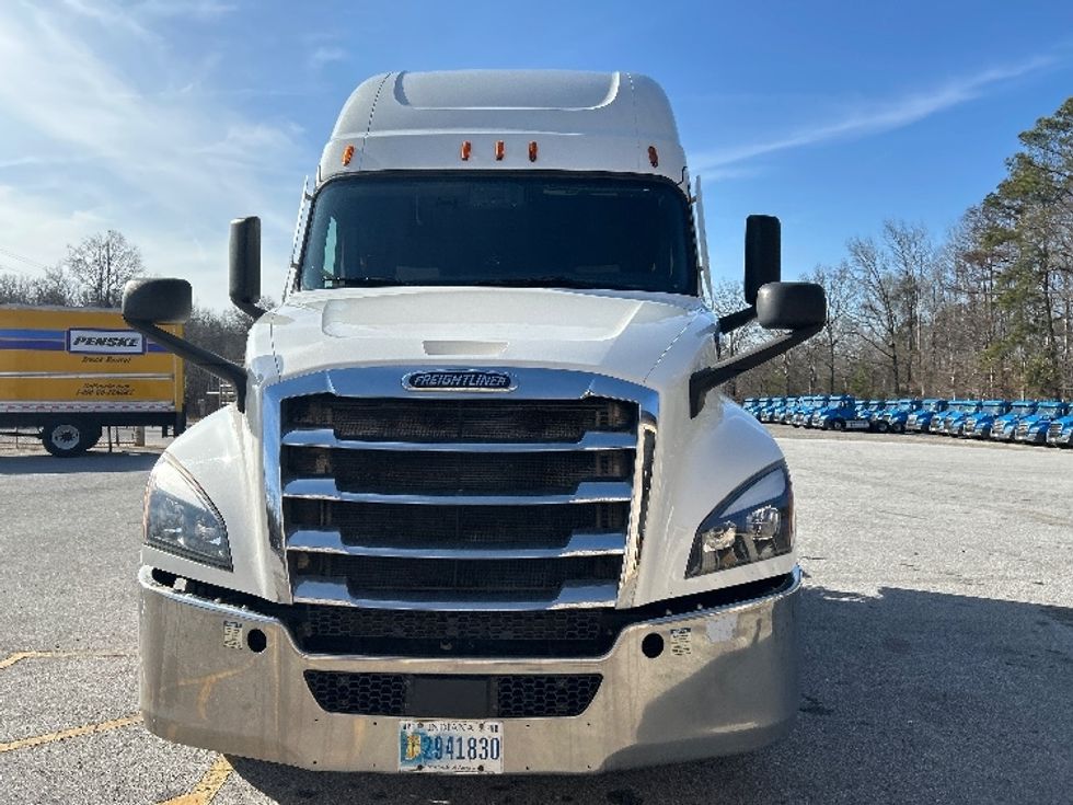 Sleeper Tractor-Heavy Duty Tractors-Freightliner-2020-T12664ST-Anderson-SC-411,427\n\t\tmiles-$ 63,250 - Image 2
