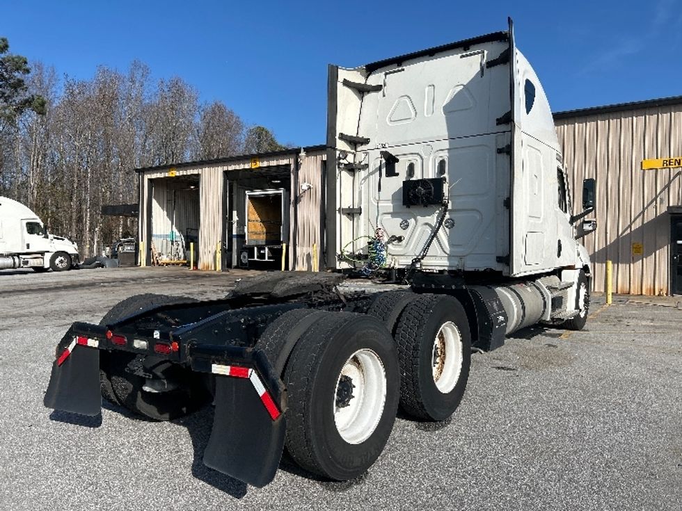Sleeper Tractor-Heavy Duty Tractors-Freightliner-2020-T12664ST-Anderson-SC-411,427\n\t\tmiles-$ 63,250 - Image 7