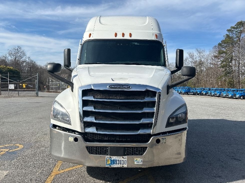 Sleeper Tractor-Heavy Duty Tractors-Freightliner-2020-T12664ST-Anderson-SC-466,208\n\t\tmiles-$ 60,250 - Image 2