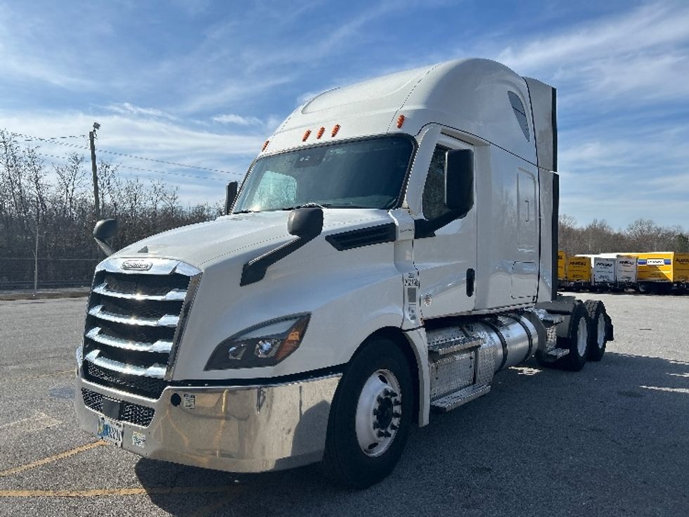 Sleeper Tractor-Heavy Duty Tractors-Freightliner-2020-T12664ST-Anderson-SC-466,208\n\t\tmiles-$ 60,250 - Image 3