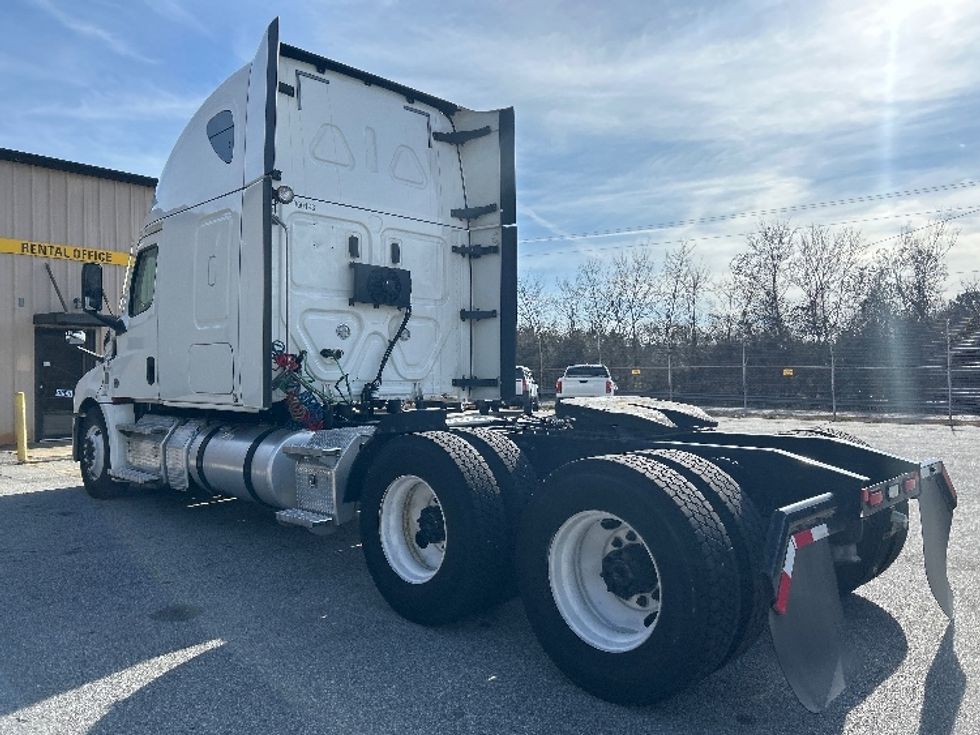 Sleeper Tractor-Heavy Duty Tractors-Freightliner-2020-T12664ST-Anderson-SC-466,208\n\t\tmiles-$ 60,250 - Image 5