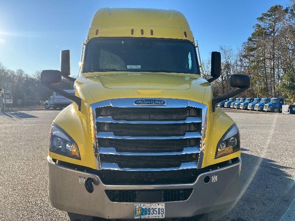 Sleeper Tractor-Heavy Duty Tractors-Freightliner-2020-T12664ST-Anderson-SC-470,902\n\t\tmiles-$ 58,750 - Image 2