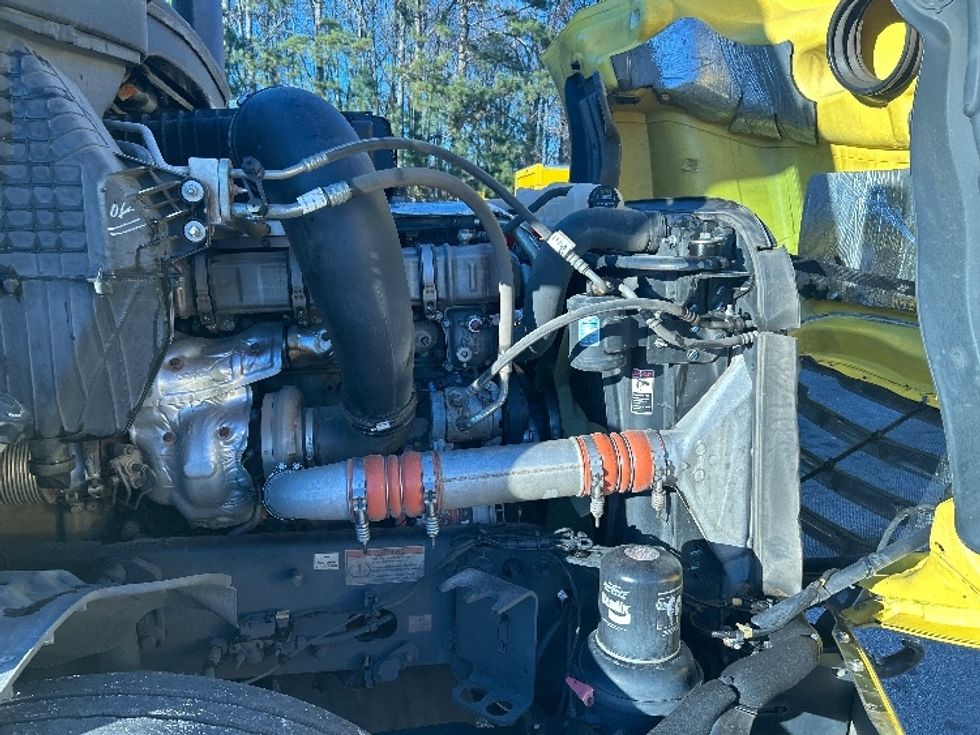 Sleeper Tractor-Heavy Duty Tractors-Freightliner-2020-T12664ST-Anderson-SC-470,902\n\t\tmiles-$ 58,750 - Image 20