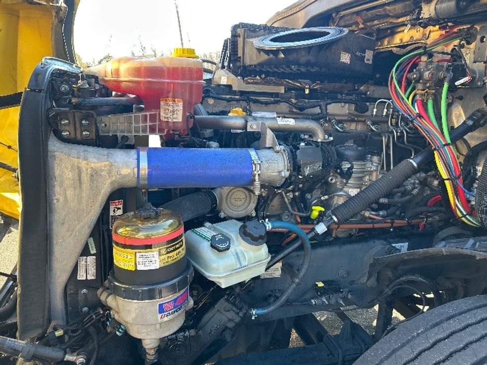 Sleeper Tractor-Heavy Duty Tractors-Freightliner-2020-T12664ST-Anderson-SC-470,902\n\t\tmiles-$ 58,750 - Image 21