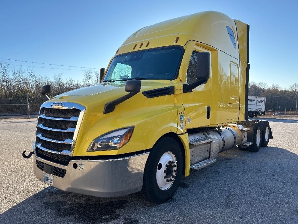 Sleeper Tractor-Heavy Duty Tractors-Freightliner-2020-T12664ST-Anderson-SC-470,902\n\t\tmiles-$ 58,750 - Image 3
