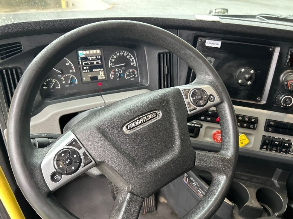 Sleeper Tractor-Heavy Duty Tractors-Freightliner-2020-T12664ST-Anderson-SC-478,551\n\t\tmiles-$ 62,250 - Image 11