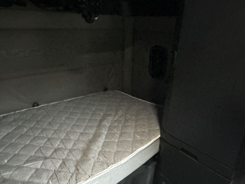 Sleeper Tractor-Heavy Duty Tractors-Freightliner-2020-T12664ST-Anderson-SC-478,551\n\t\tmiles-$ 62,250 - Image 17