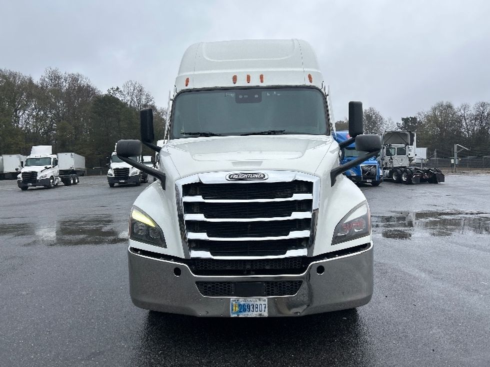 Sleeper Tractor-Heavy Duty Tractors-Freightliner-2020-T12664ST-Anderson-SC-478,551\n\t\tmiles-$ 62,250 - Image 2