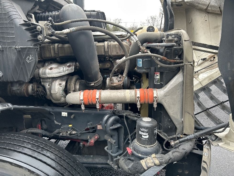 Sleeper Tractor-Heavy Duty Tractors-Freightliner-2020-T12664ST-Anderson-SC-478,551\n\t\tmiles-$ 62,250 - Image 20