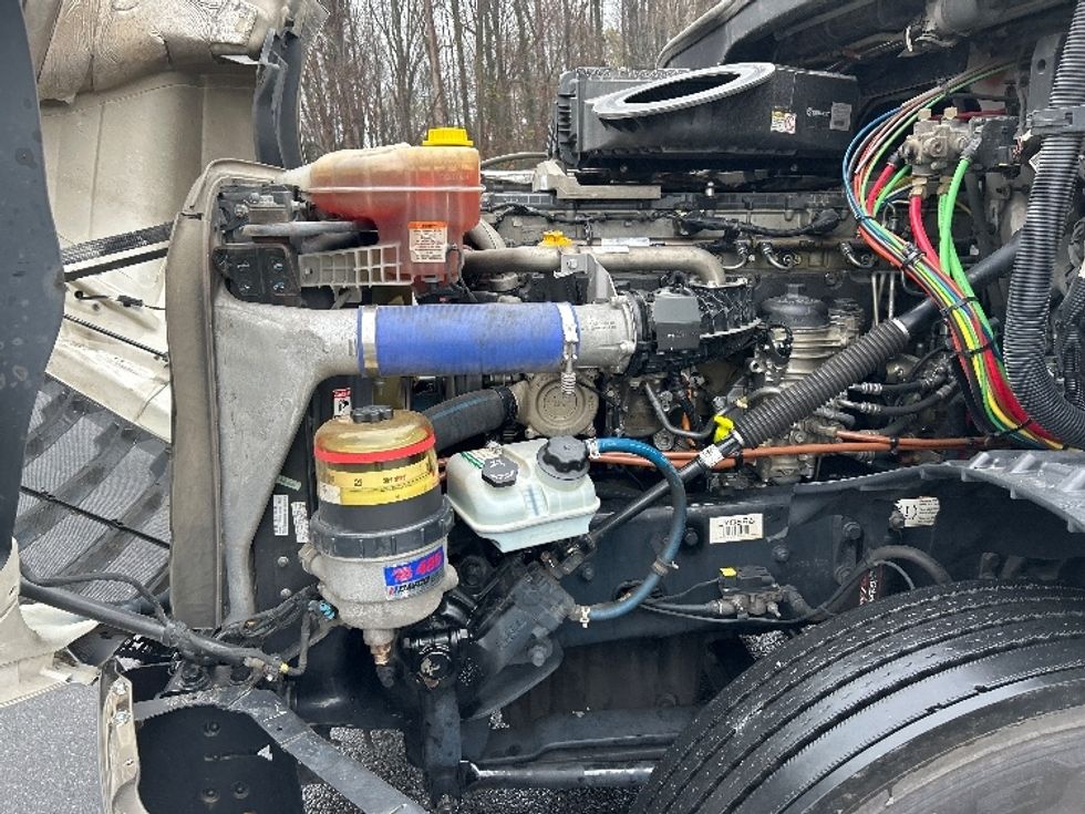 Sleeper Tractor-Heavy Duty Tractors-Freightliner-2020-T12664ST-Anderson-SC-478,551\n\t\tmiles-$ 62,250 - Image 21