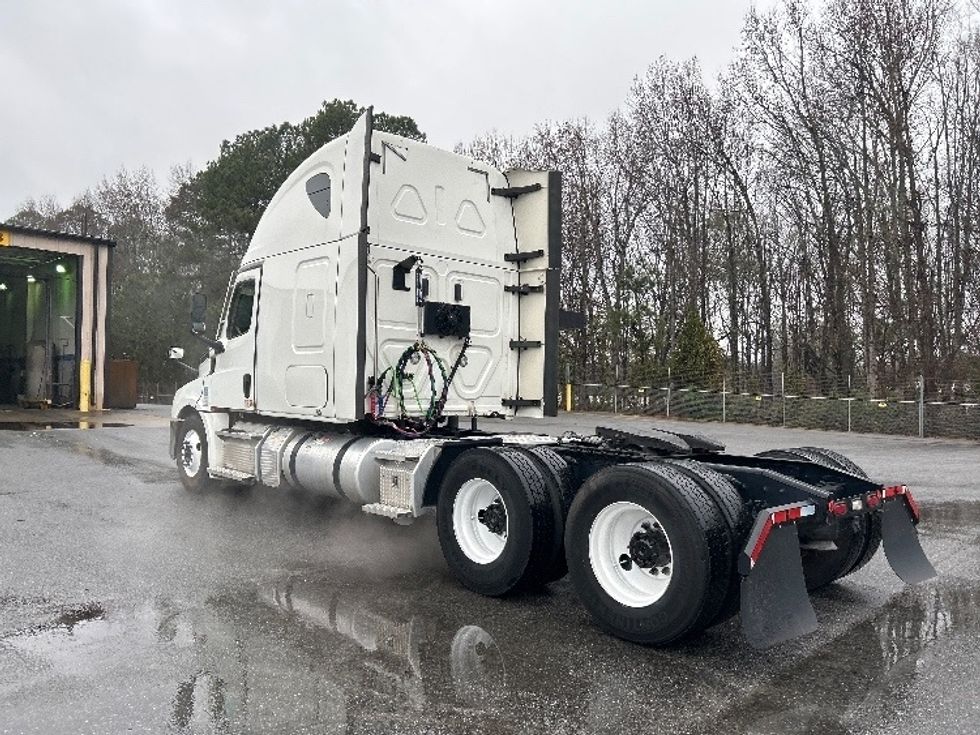 Sleeper Tractor-Heavy Duty Tractors-Freightliner-2020-T12664ST-Anderson-SC-478,551\n\t\tmiles-$ 62,250 - Image 5
