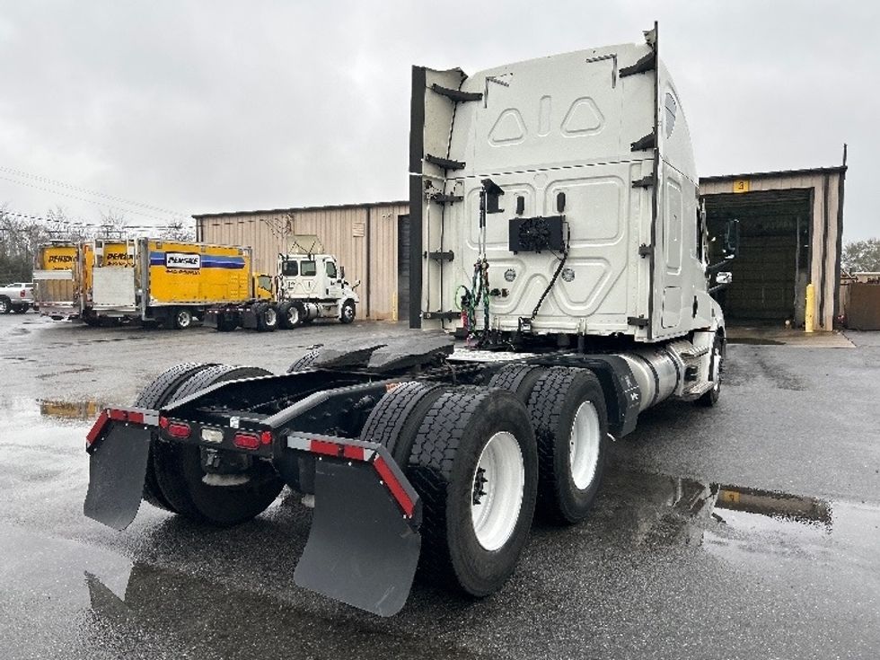 Sleeper Tractor-Heavy Duty Tractors-Freightliner-2020-T12664ST-Anderson-SC-478,551\n\t\tmiles-$ 62,250 - Image 7
