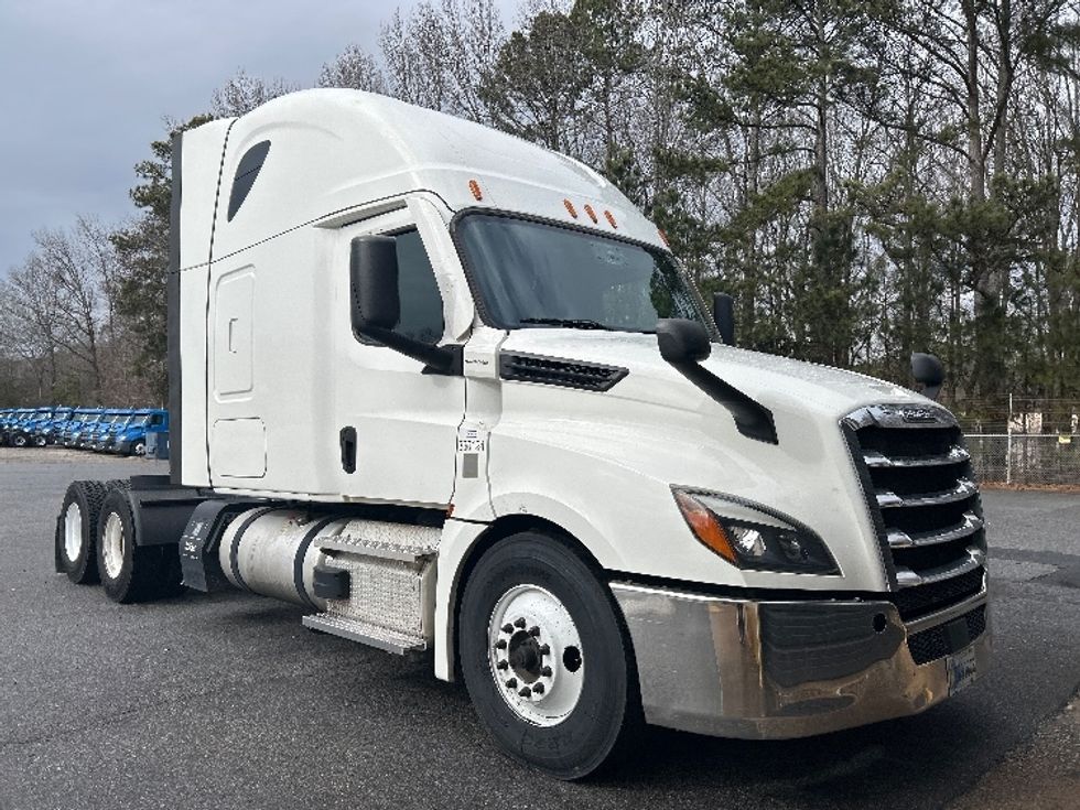 Sleeper Tractor-Heavy Duty Tractors-Freightliner-2020-T12664ST-Anderson-SC-479,282\n\t\tmiles-$ 59,250 - Image 1