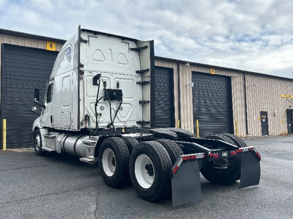 Sleeper Tractor-Heavy Duty Tractors-Freightliner-2020-T12664ST-Anderson-SC-479,282\n\t\tmiles-$ 59,250 - Image 5