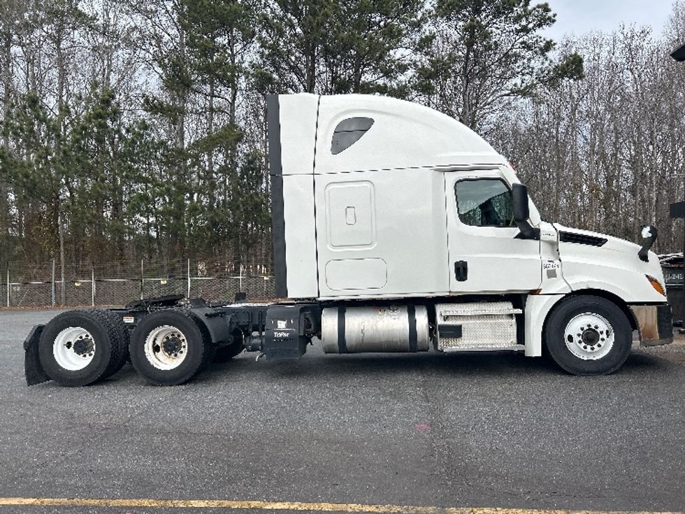 Sleeper Tractor-Heavy Duty Tractors-Freightliner-2020-T12664ST-Anderson-SC-479,282\n\t\tmiles-$ 59,250 - Image 8