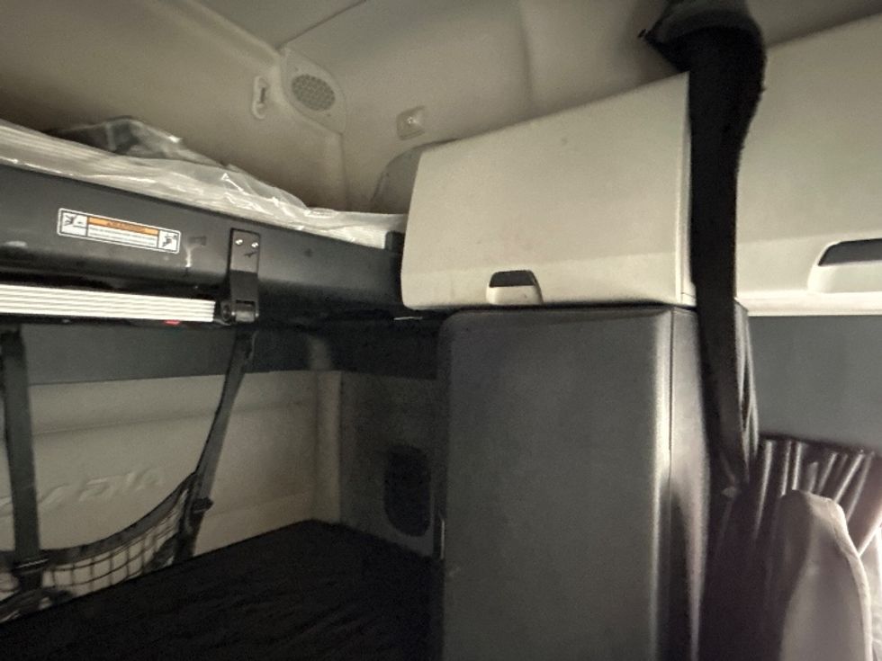 Sleeper Tractor-Heavy Duty Tractors-Freightliner-2020-T12664ST-Anderson-SC-508,038\n\t\tmiles-$ 54,750 - Image 18