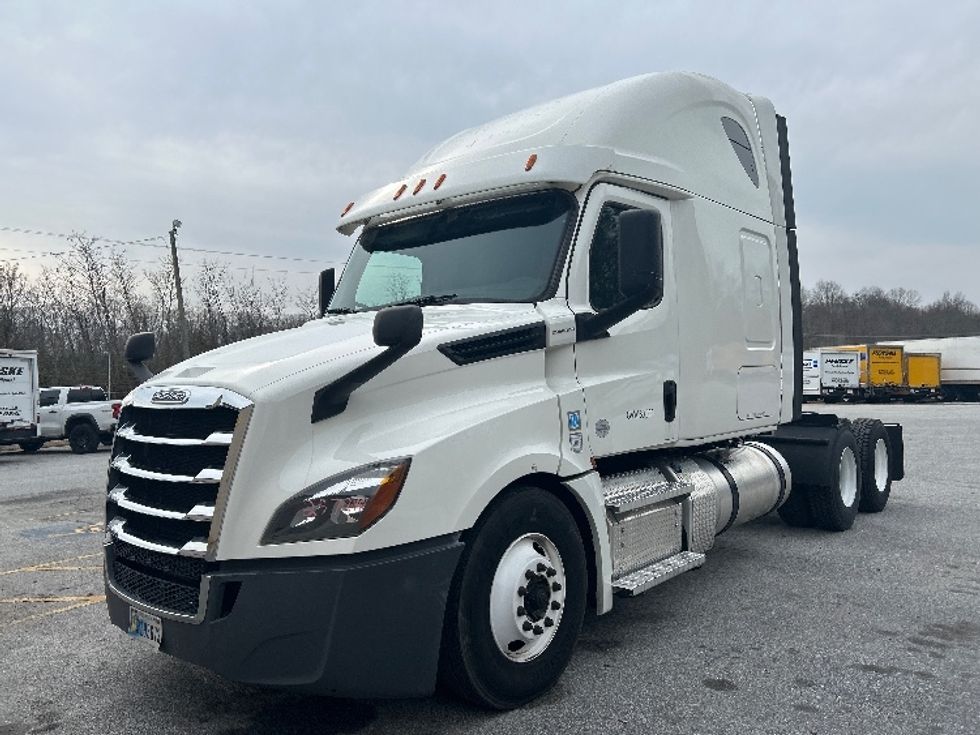 Sleeper Tractor-Heavy Duty Tractors-Freightliner-2020-T12664ST-Anderson-SC-508,038\n\t\tmiles-$ 54,750 - Image 3