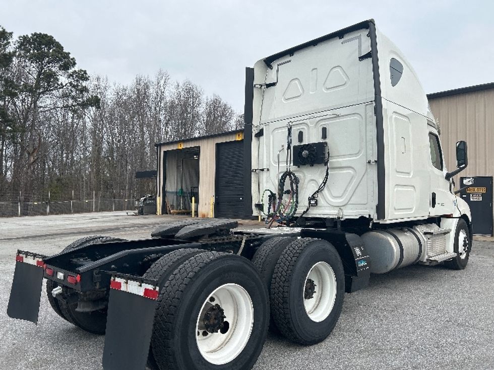 Sleeper Tractor-Heavy Duty Tractors-Freightliner-2020-T12664ST-Anderson-SC-508,038\n\t\tmiles-$ 54,750 - Image 7