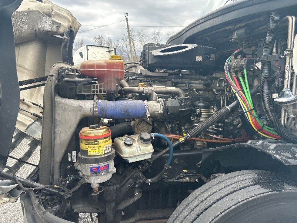 Sleeper Tractor-Heavy Duty Tractors-Freightliner-2020-T12664ST-Anderson-SC-630,354\n\t\tmiles-$ 45,500 - Image 20