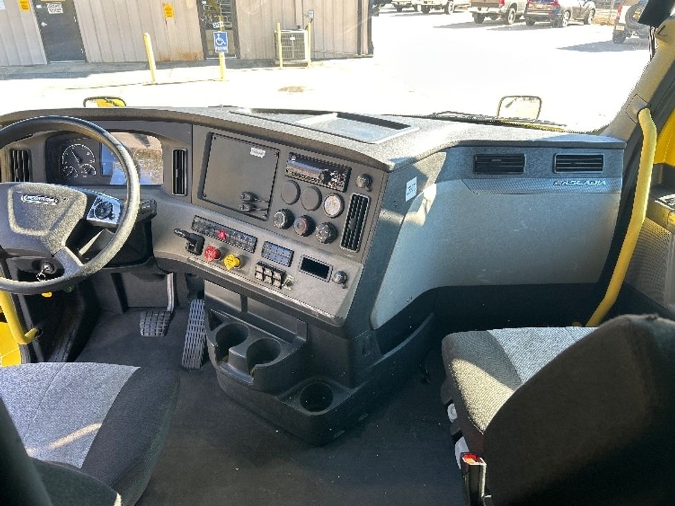 Sleeper Tractor-Heavy Duty Tractors-Freightliner-2020-T12664ST-Anderson-SC-658,953\n\t\tmiles-$ 44,250 - Image 12