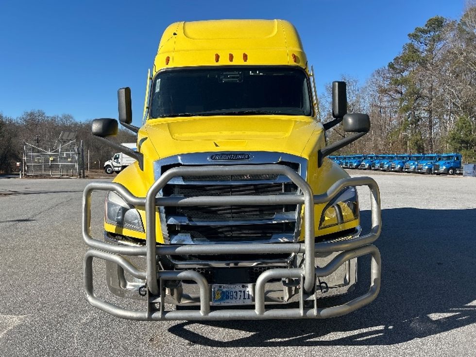 Sleeper Tractor-Heavy Duty Tractors-Freightliner-2020-T12664ST-Anderson-SC-658,953\n\t\tmiles-$ 44,250 - Image 2